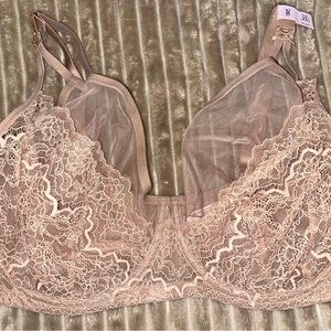 Victoria's Secret Lace Unlined Bra NWT 38G